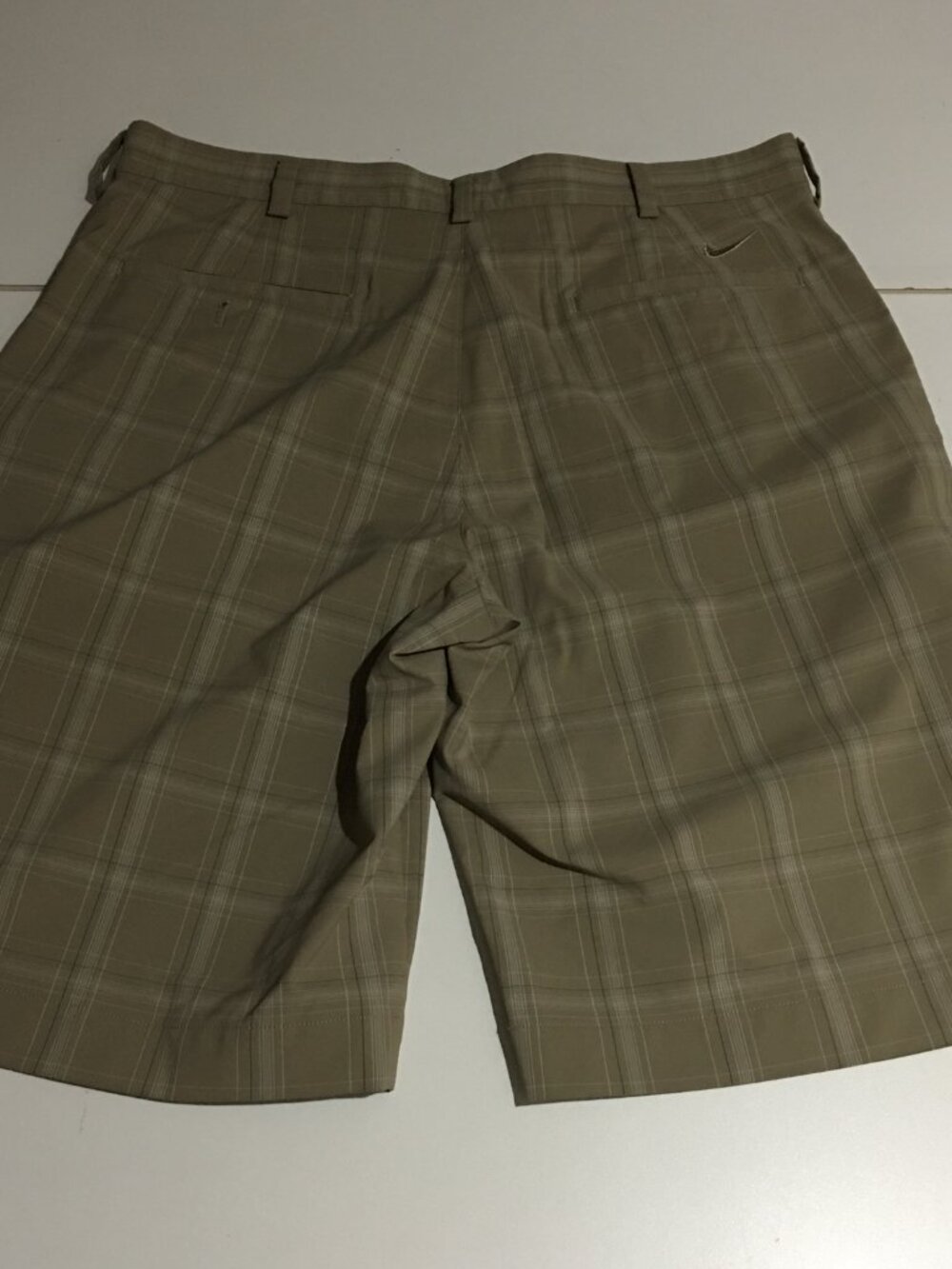 Nike Golf Dri-FIT Mens Chino Shorts Size 34 Plaid